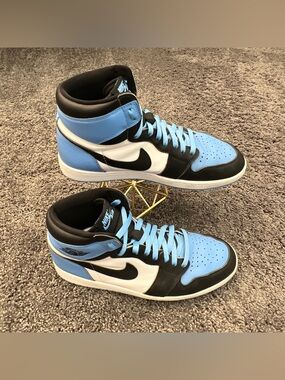 Jordan 1 Retro High OG Shoes Men’s Size 12 UNC Toe Blue Box Included DZ5485-400